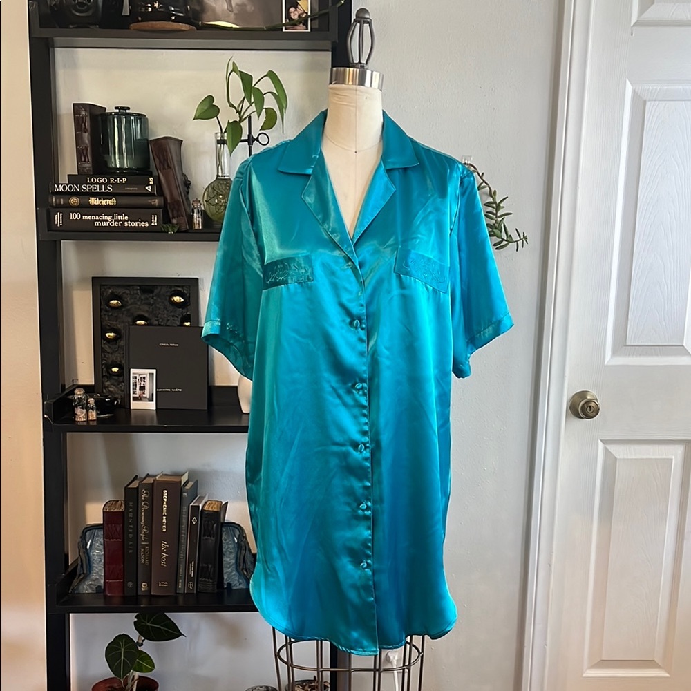 Erika Taylor Turquoise Satin Sleep Shirt with Embroidered Pockets women's Small